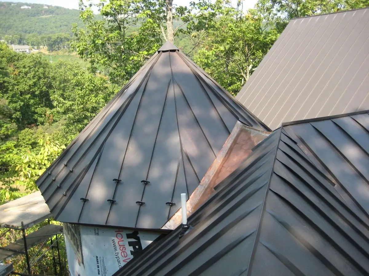 Professional Shingle Replacement & Repair by Craftsman Roofing in Four Lakes